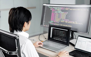兰考 ,php声明和调用变量的符号是什么？